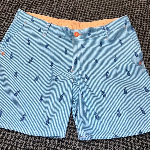 Sperry Pineapples Men's Shorts - Picture 1 of 16